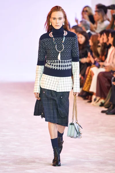 Look 3